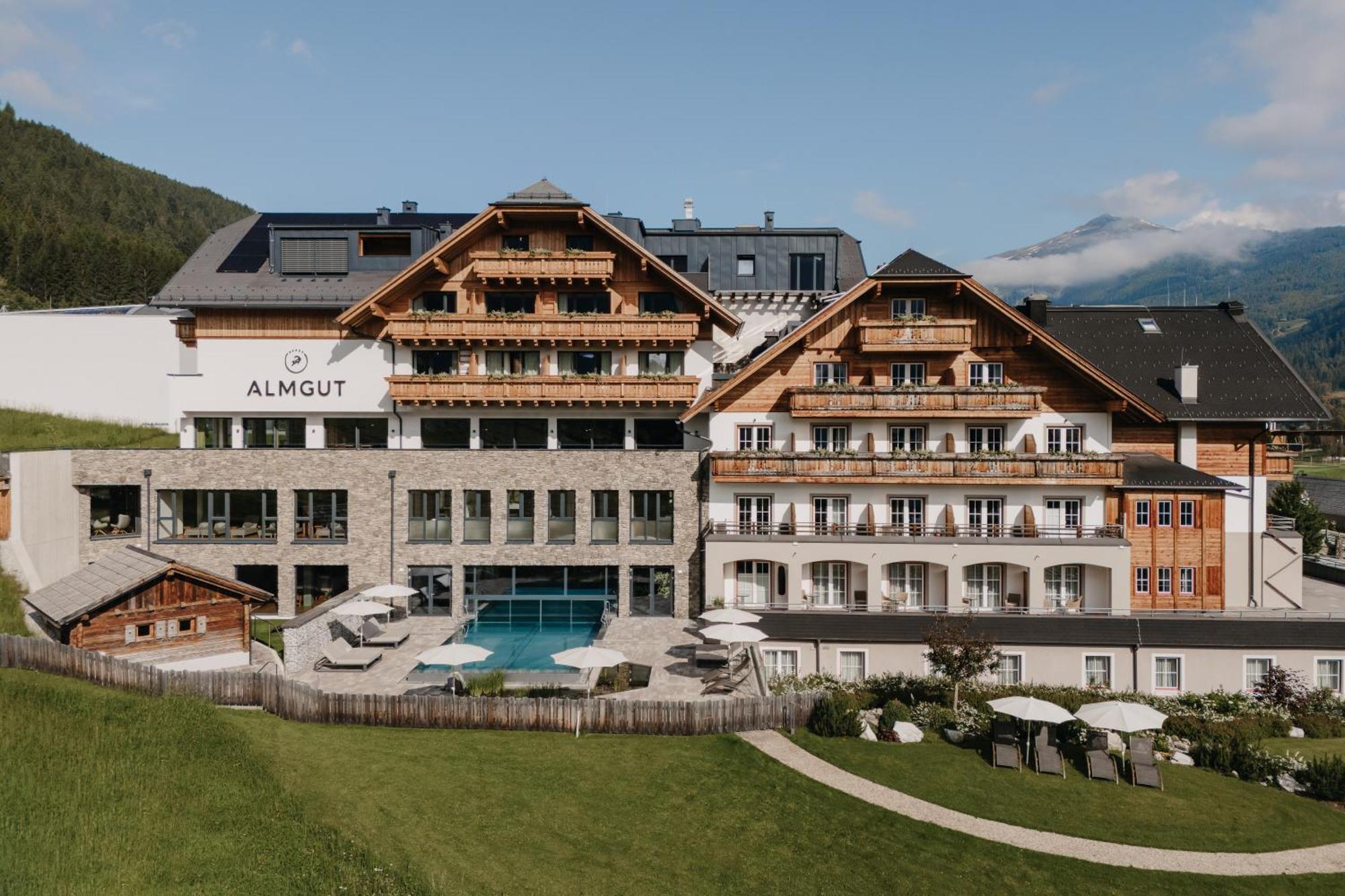 Almgut - Mountain Wellness Hotel Sankt Margarethen im Lungau Kültér fotó
